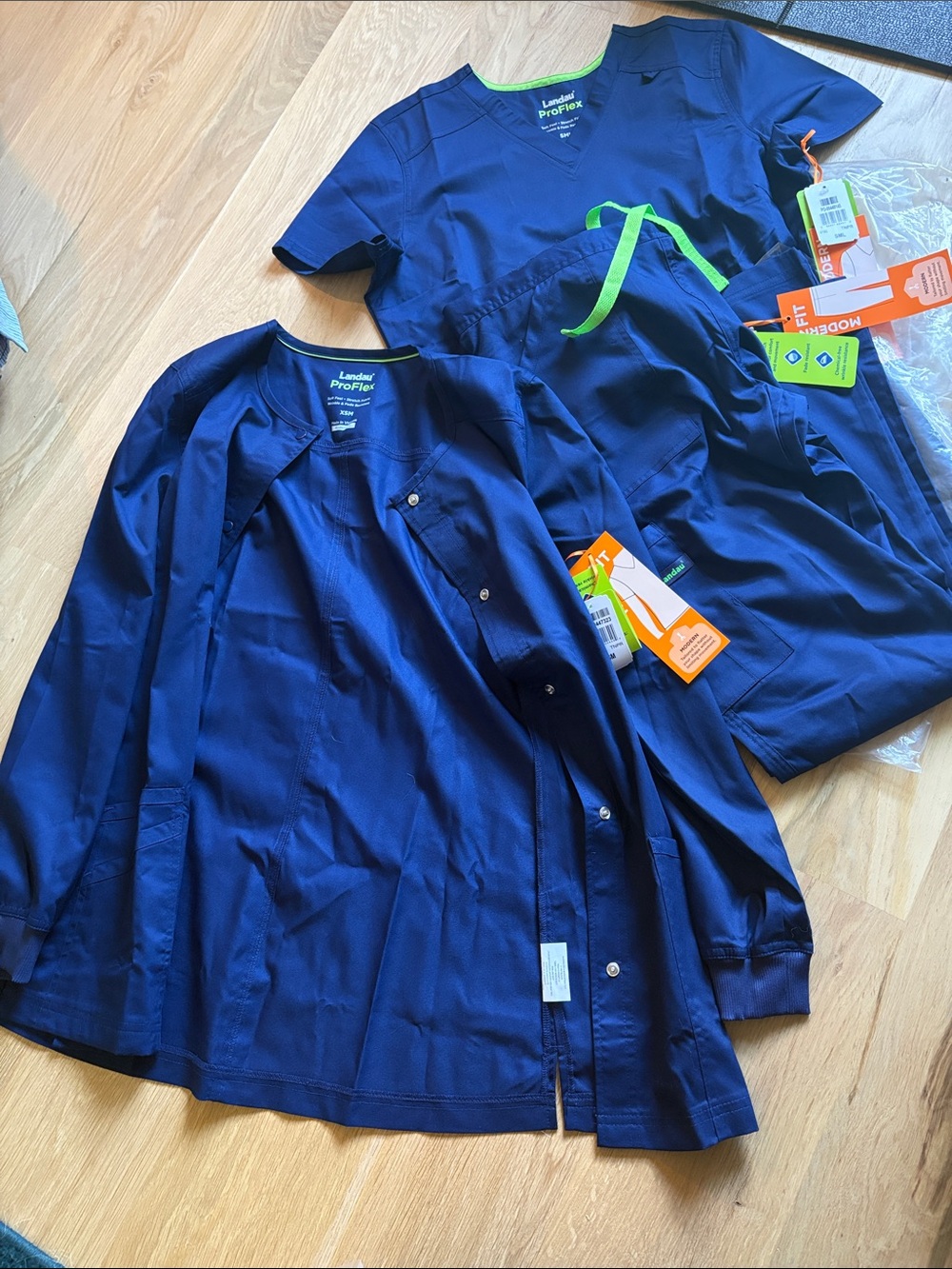 Landau Navy Women's Scrub Jacket and Scrub Set with Green Trim size Extra Small